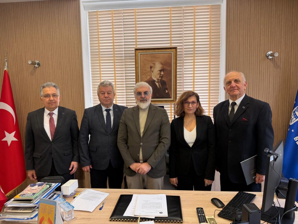 Bursa UNESCO Derneği’nden Bursa Büyükşehir Belediyesi’ne Anlamlı Ziyaret Bursa UNESCO Derneği’nden Bursa Büyükşehir Belediyesi’ne Anlamlı Ziyaret
